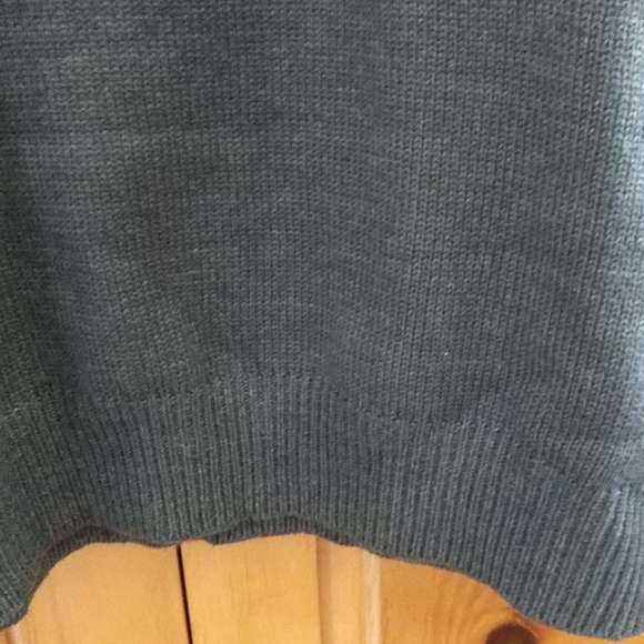 Izod Sweater - Picture 4 of 5